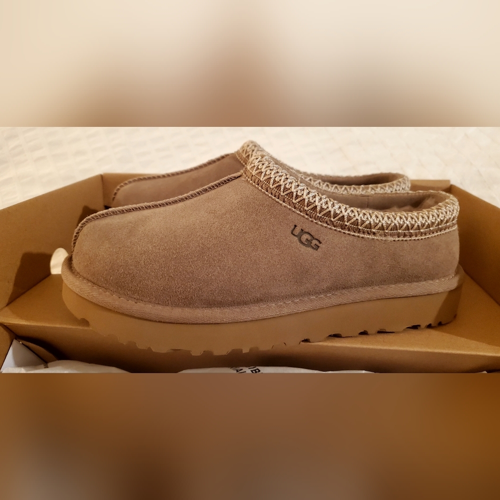 Ugg Tasman Women's Slipper Caribou Holiday Sizes 5W-12W Brown